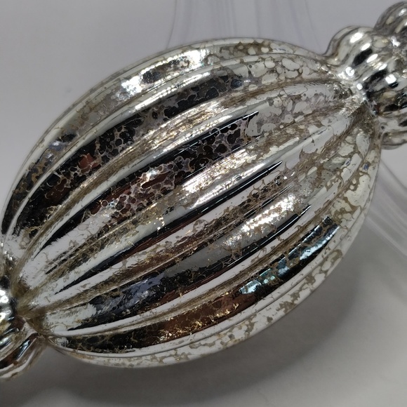 CHRISTMAS ORNAMENT - Picture 2 of 4